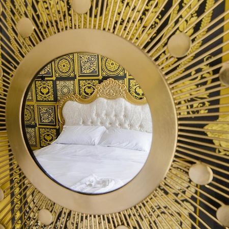 Deluxe 2 Bed Versace Bungalow Hot Tub, Sky Tv, Cinema Screen Saffron Walden Exterior photo