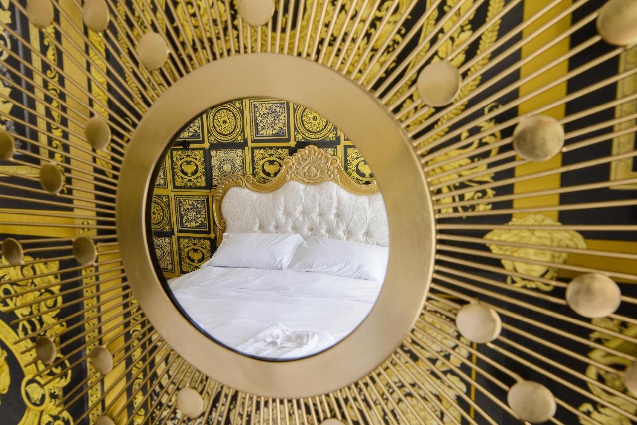 Deluxe 2 Bed Versace Bungalow Hot Tub, Sky Tv, Cinema Screen Saffron Walden Exterior photo