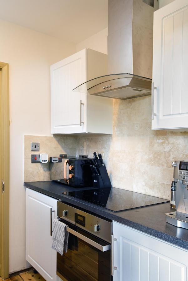 Deluxe 2 Bed Versace Bungalow Hot Tub, Sky Tv, Cinema Screen Saffron Walden Exterior photo