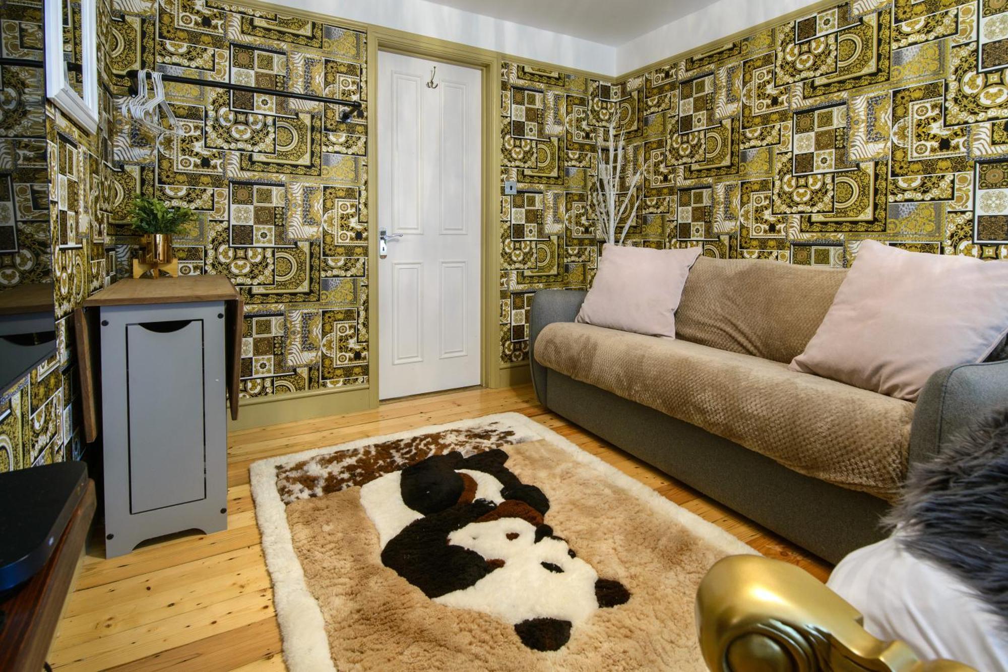 Deluxe 2 Bed Versace Bungalow Hot Tub, Sky Tv, Cinema Screen Saffron Walden Exterior photo